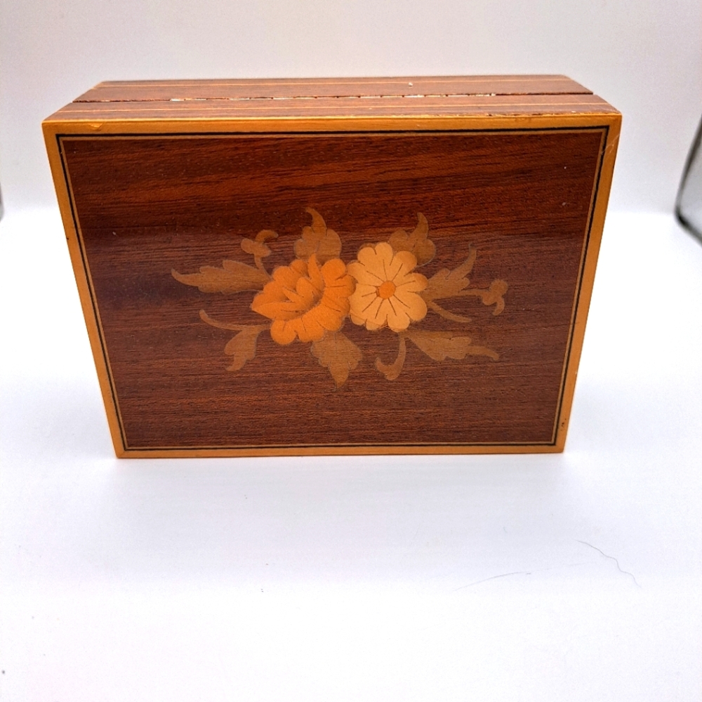 Vintage Italian Marquetry Inlay Floral Box